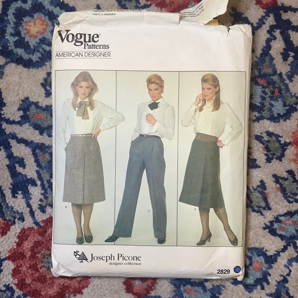 Size 12 Vogue patterns 2829